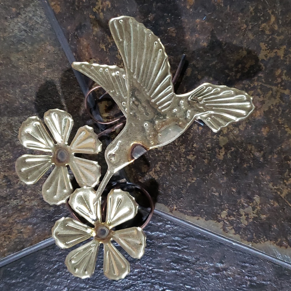 2X HOST PICK. Vtg. 3 Home Interior Brass Hummingbirds & Flowers Wall Hangings - Picture 3 of 4